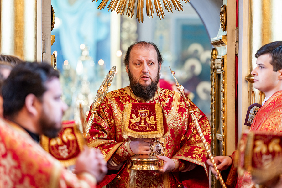 Божественная литургия в Успенском храме села Жилино г.о. Люберцы